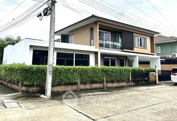 Cached photo of the unit from Dot Property