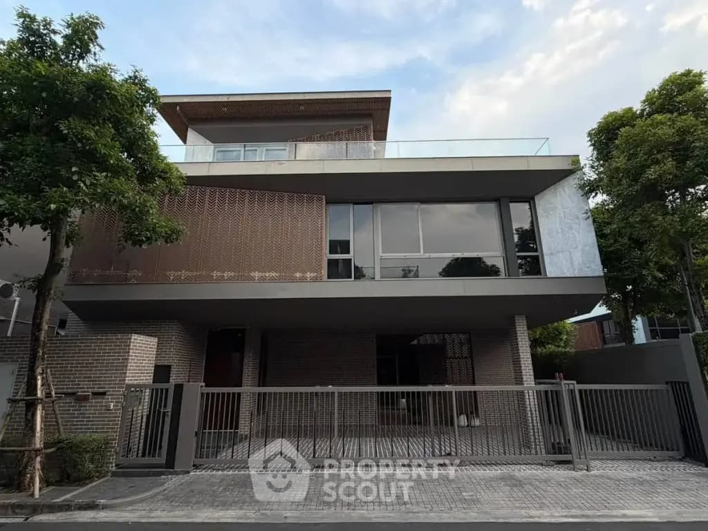 Cached photo of the unit from Dot Property